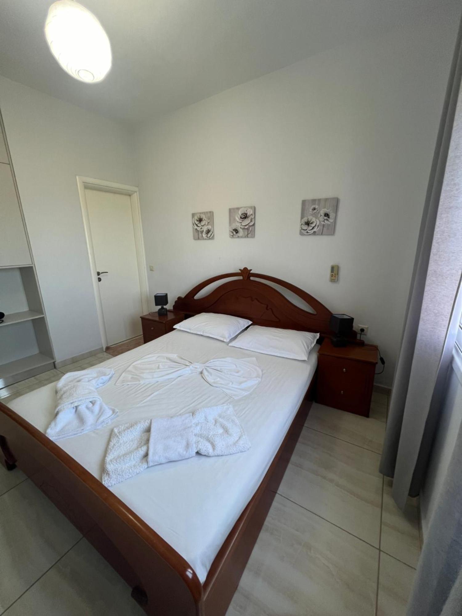 Apartments Eri Σαράντα Εξωτερικό φωτογραφία